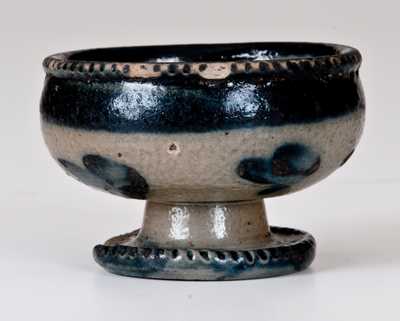 Very Fine New York Stoneware Master Salt w/ Coggled Edges and Cobalt Decoration