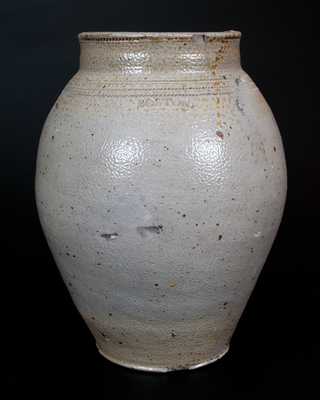 BOSTON Stoneware Jar with Coggled Lines and Iron-Oxide Dip, late 18th century