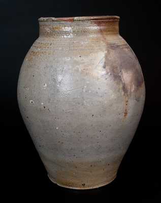 BOSTON Stoneware Jar with Coggled Lines and Iron-Oxide Dip, late 18th century