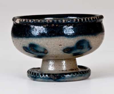 Very Fine New York Stoneware Master Salt w/ Coggled Edges and Cobalt Decoration