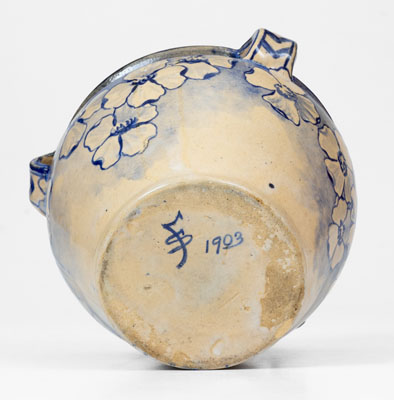 Scarce Susan Frackelton (Milwaukee, Wisconsin, 1903) Stoneware Vase